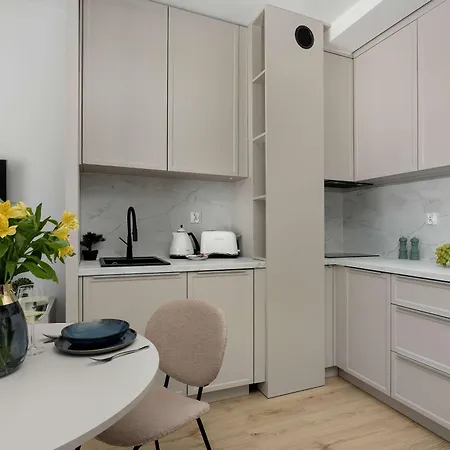 Stylowy Z Tarasem I Parkingiem Blisko Plazy By Renters Apartamento *
